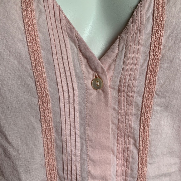 *NWT* Zara large flowy blouse long sleeve button-up pink v-neck embroidery pleat - Picture 3 of 7